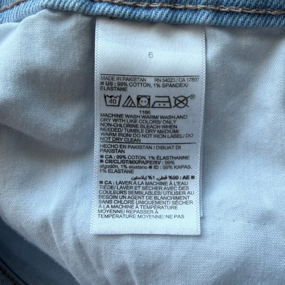 Old Navy Sky High A Line Cutoff Denim Shorts Size 6. - Picture 4 of 4